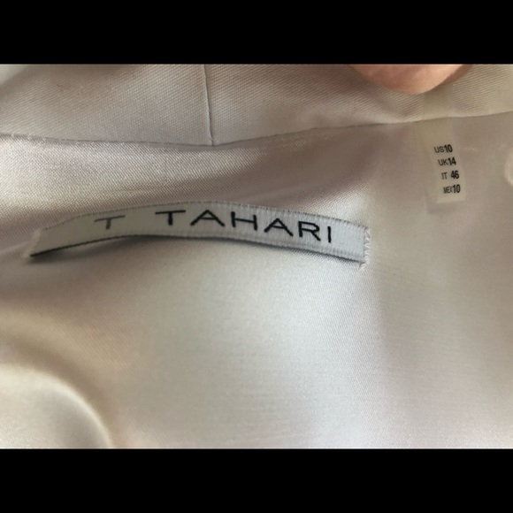 Cropped White Blazer (mock collar) - Picture 5 of 5